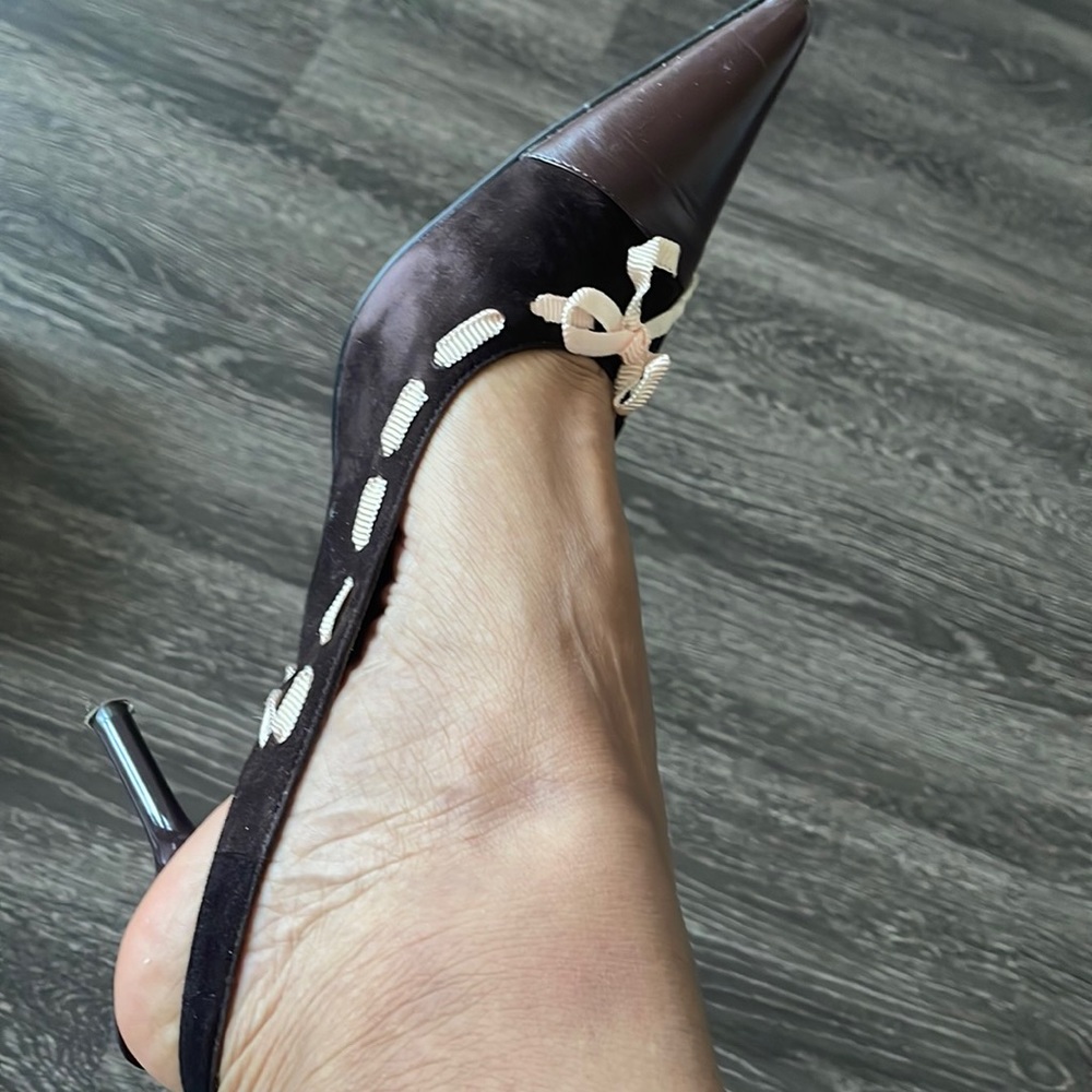 Classic low heel slingbacks